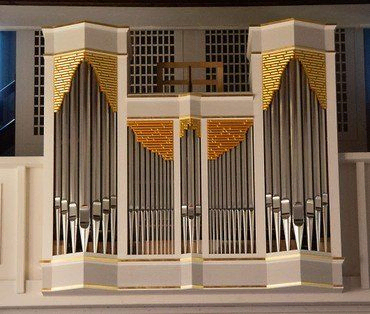 Orgelprospekt der neuen Orgel in Schönefeld